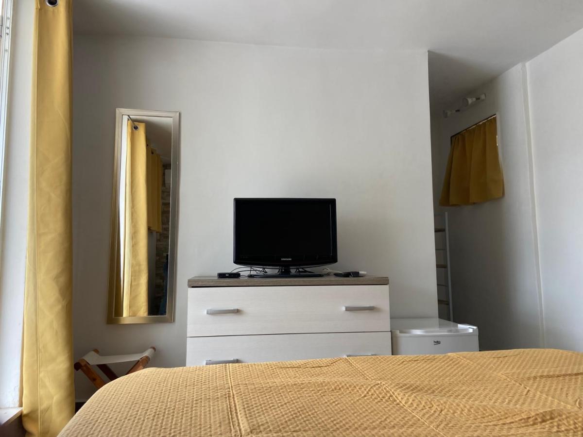 ホテル Sqaq Numru 1 Accomodation ラバト エクステリア 写真