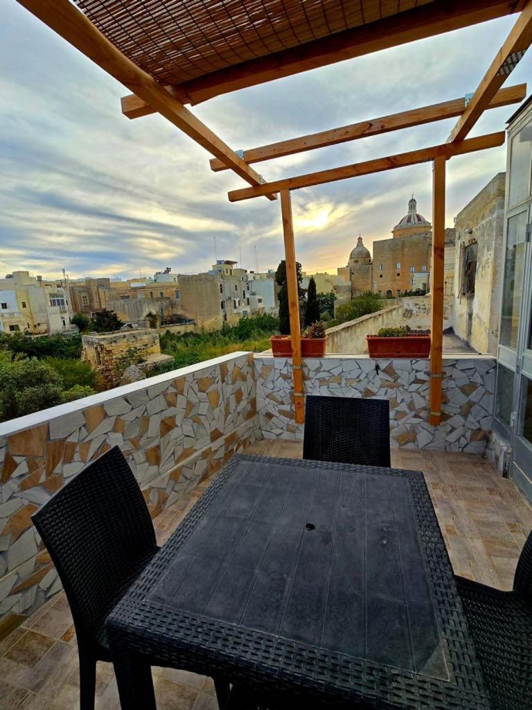 ホテル Sqaq Numru 1 Accomodation ラバト エクステリア 写真
